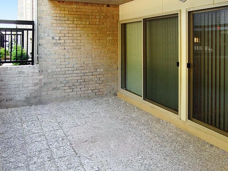 7 McCausland Pl — Photo 23