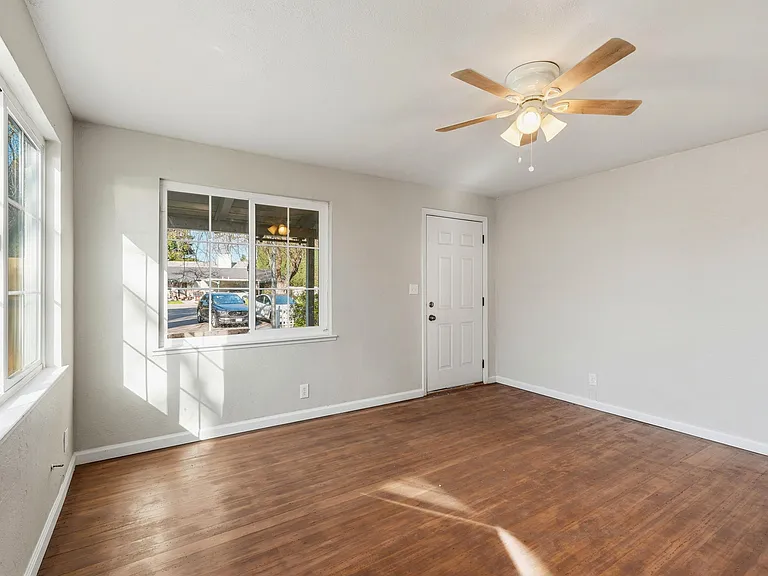 1008 Gemini Ct #2 — Photo 15