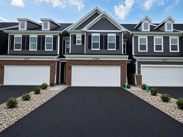 2309 Horseshoe Cir — Photo 1