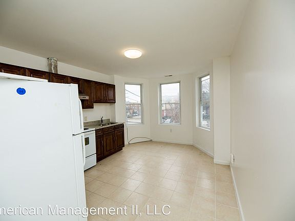 4th image of 2516 N Charles St #9466638
