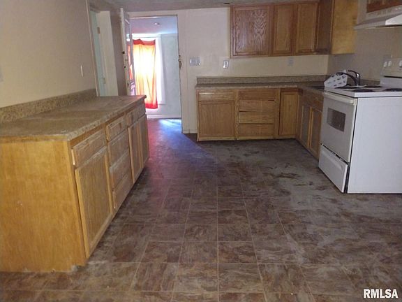 4th image of 404 E Burke St