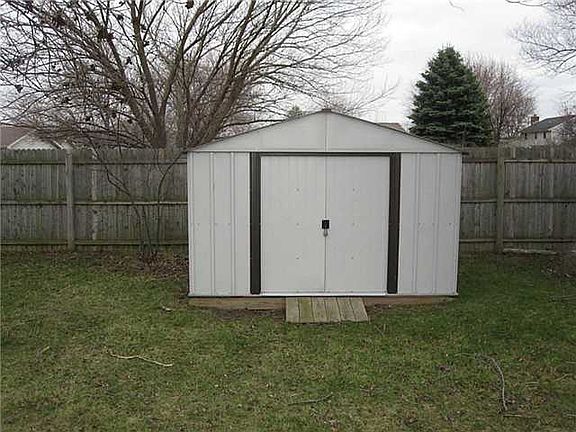 5th image of 110 Palmer Ln
