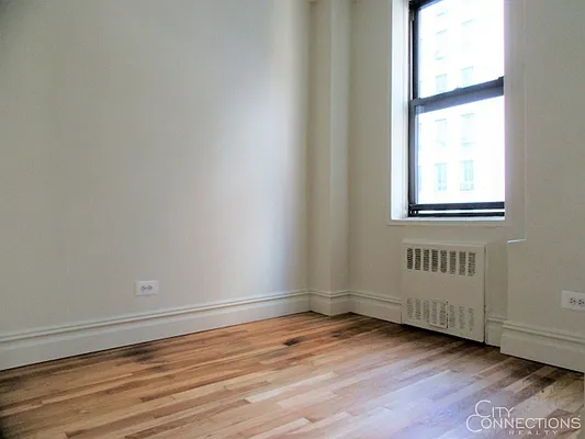 Rented by City Connections Realty | media 3