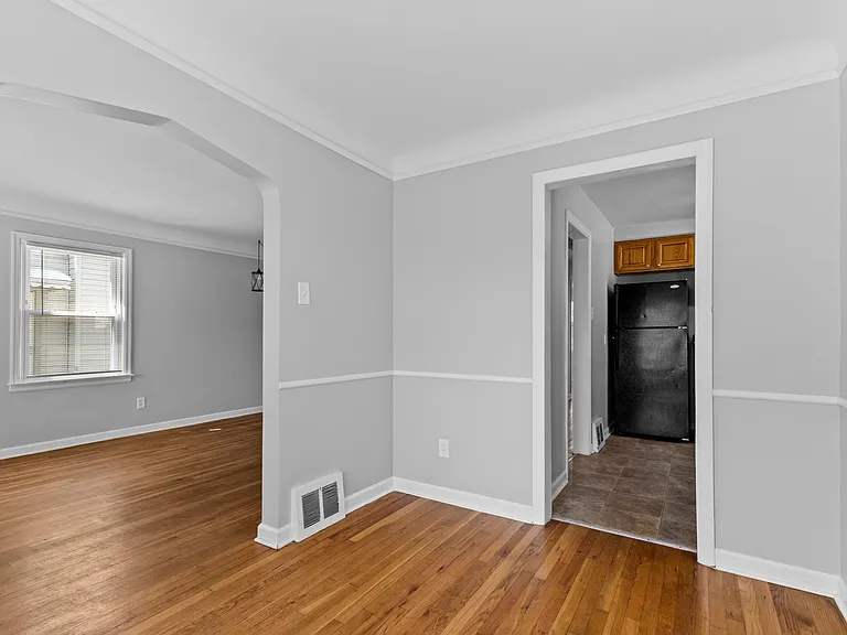 21328 Audette St — Photo 12