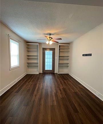 3rd image of 215 Governor Hall St