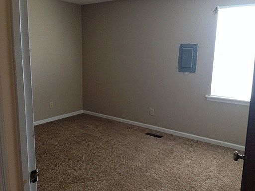 5th image of 2785 Vance Dr NW