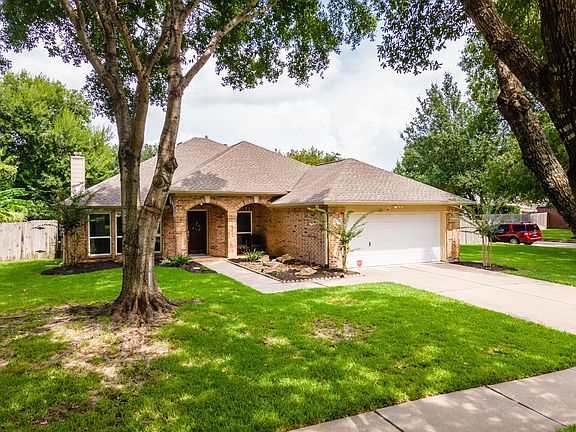 3rd image of 2028 Barrington Pointe Dr
