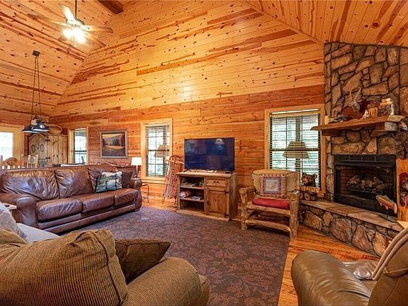 2nd image of 32 S Fireside Ln