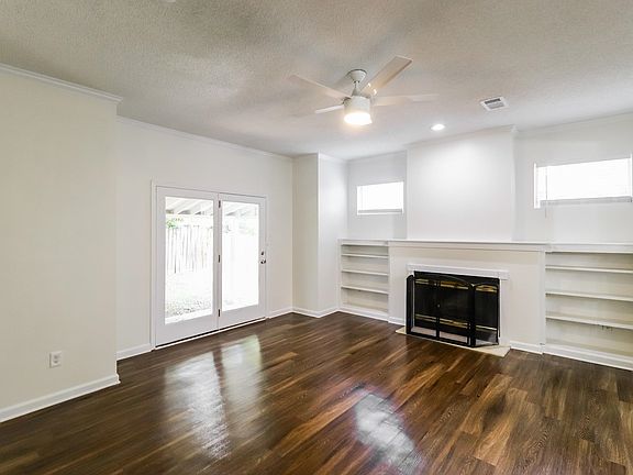 3rd image of 747 Walnut Woods Cv N