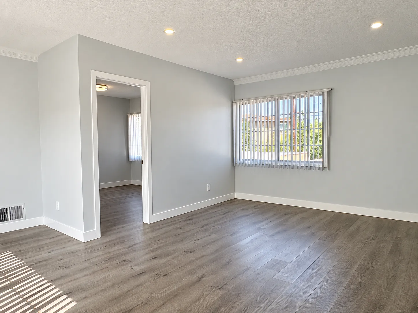 2 bed, 958 sqft, $2,800 — Photo 2