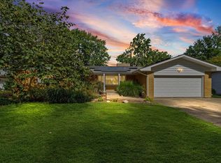 602 E Burkwood Ct, Urbana, IL