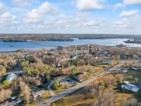 34 Sand Hill Road, Wiscasset, ME 04578