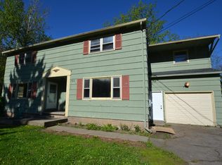 711 Webster Rd, Webster, NY 14580