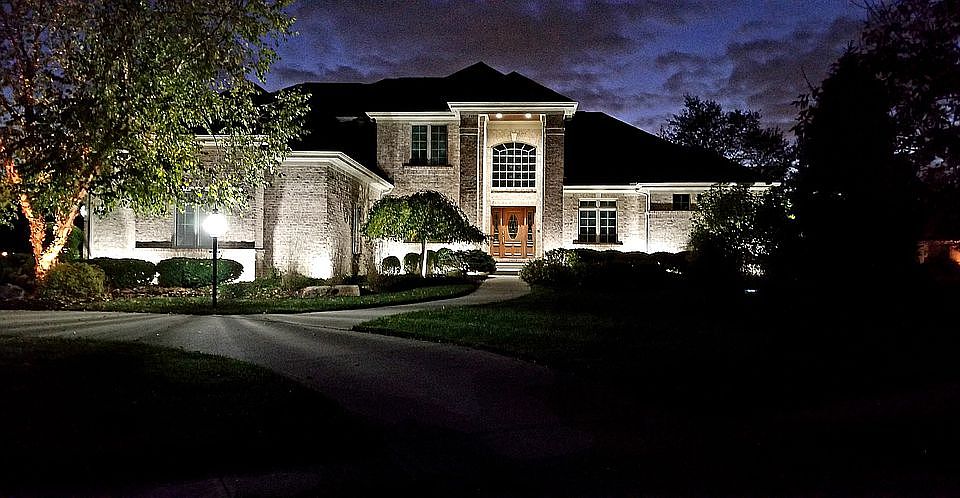 1st image of 9800 Farmstead Dr