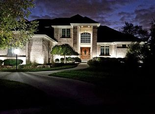 9800 Farmstead Dr, Loveland, OH 45140