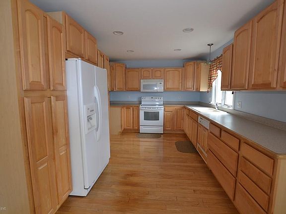 5th image of 23544 King Dr