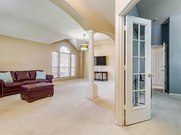 4th image of 736 Magnolia Trl