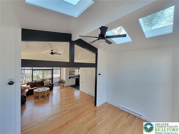 3rd image of 9069 Idlewild Dr