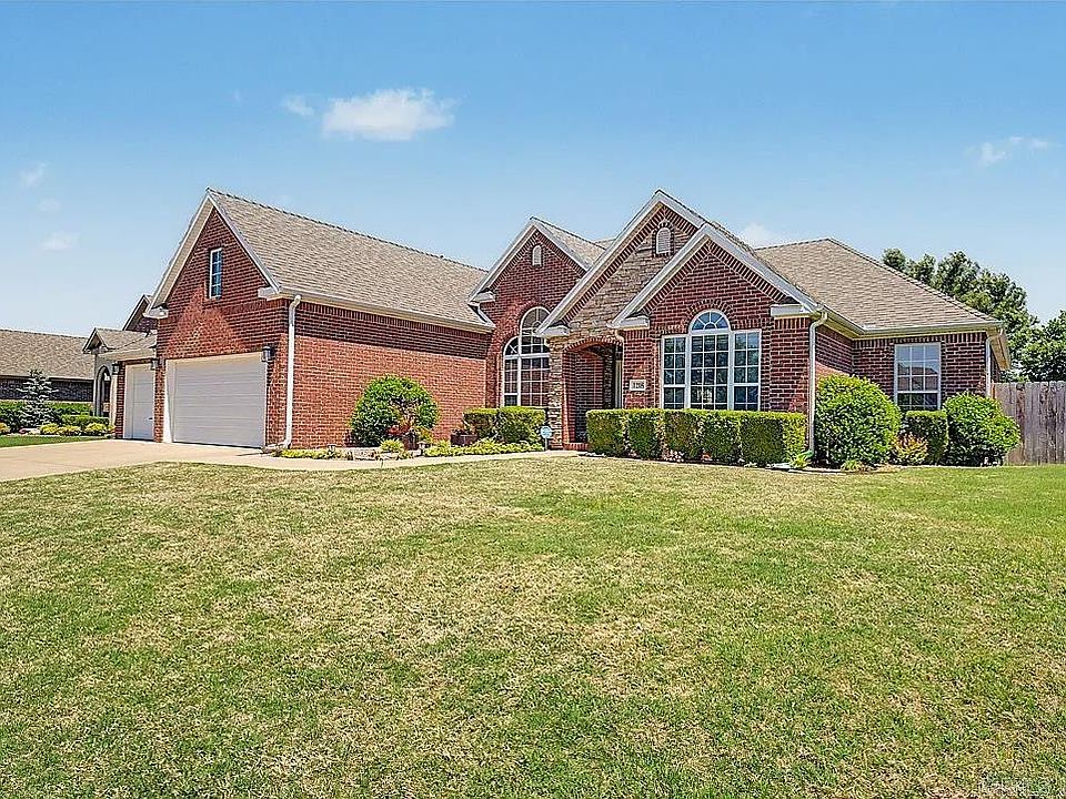 1st image of 1218 NE Waverly Way