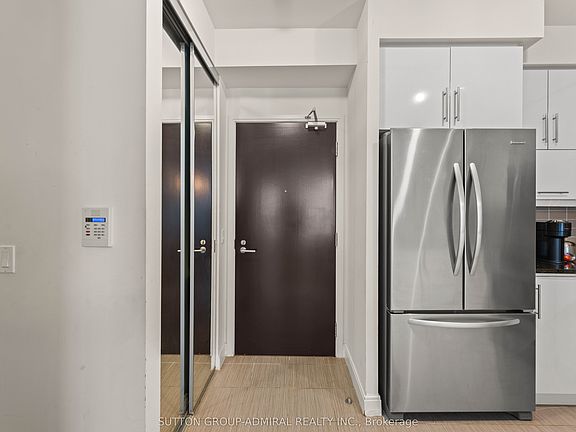 3rd image of 825 Church St #516