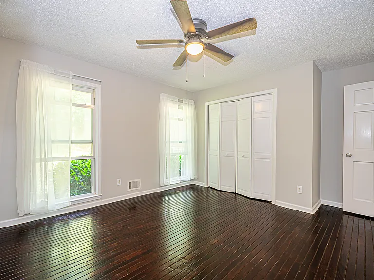 520 Arnold Rd — Photo 11