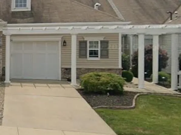 64 Sparrow Dr, Hamilton, NJ 08690