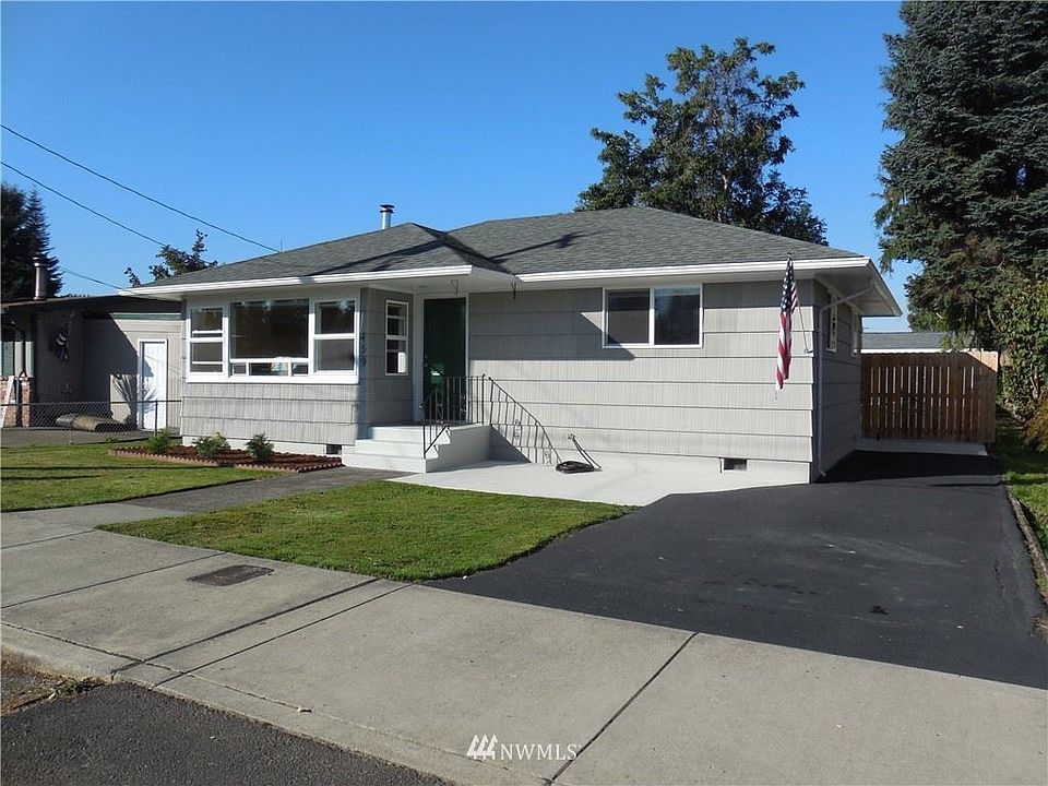 1st image of 459 Roake Ave SE