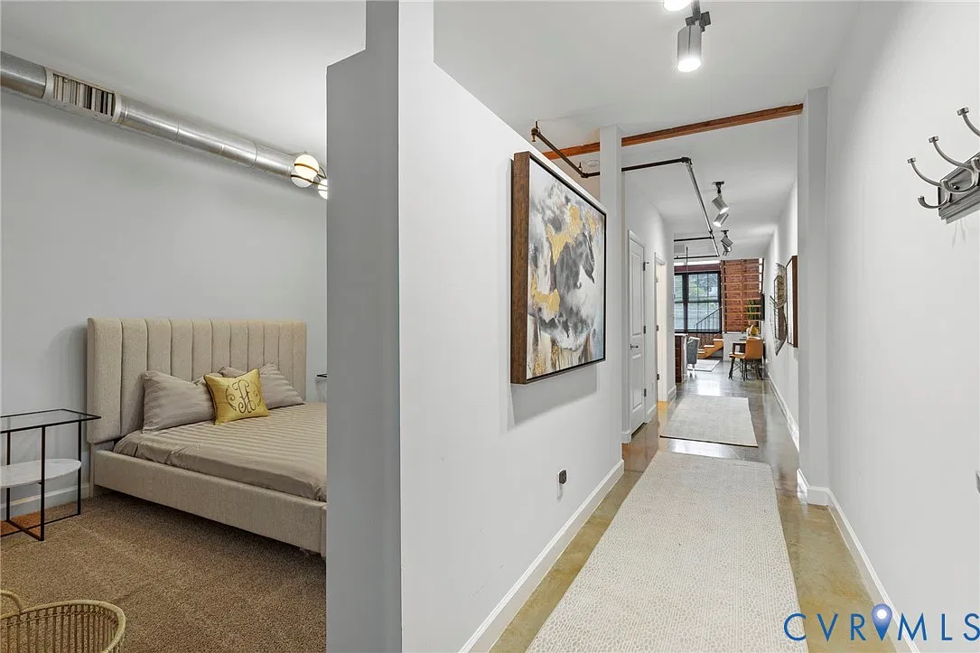 2 bed, 2.0 bath, 1250 sqft, $3,000 — Photo 3