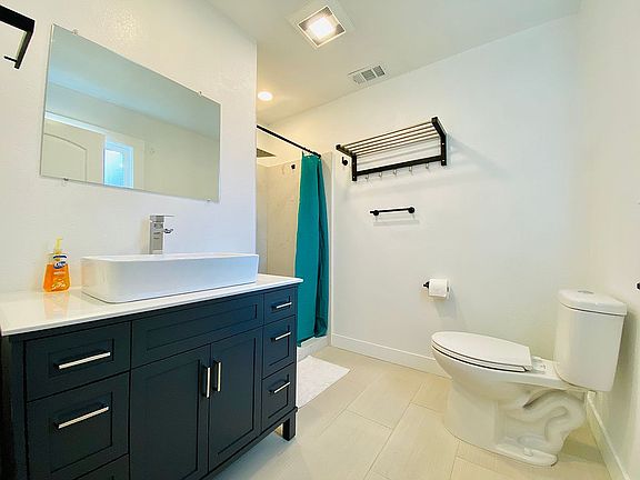 4th image of 720 N 21st St