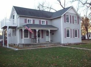 41 W Main St, Amboy, IL 61310