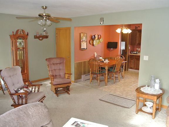 3rd image of 305 W College St