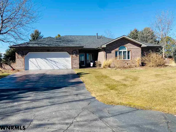 917 Flamingo Ct, Scottsbluff, NE 69361