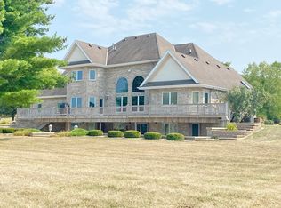 830 Riverside Dr, Dixon, IL 61021