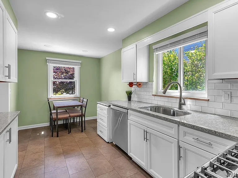 69 Berryman Dr — Photo 10