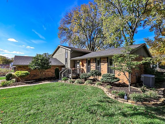 2nd image of 3066 Woodside Dr
