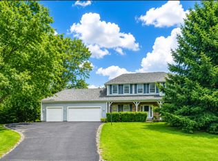 2120 Kenton Ln, Libertyville, IL 60048