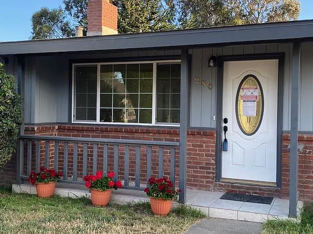 250 Modern Ln photo 1