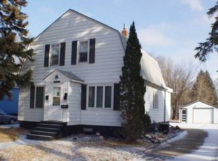 708 11th St N, Moorhead, MN 56560