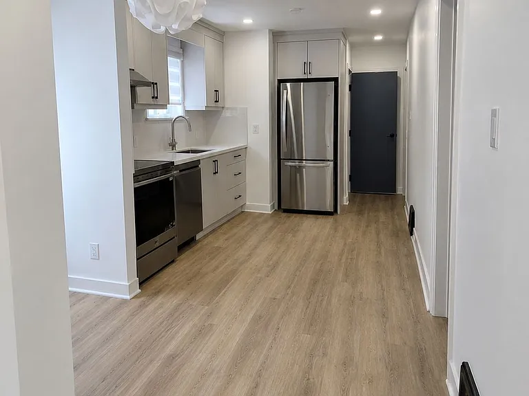 46 Pitt Ave — Photo 10