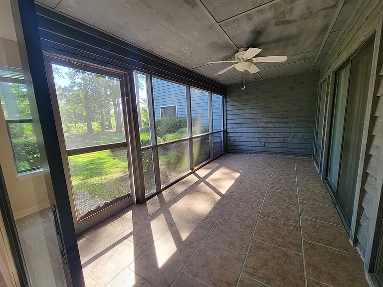 702 Azalea Dr #483 — Photo 8