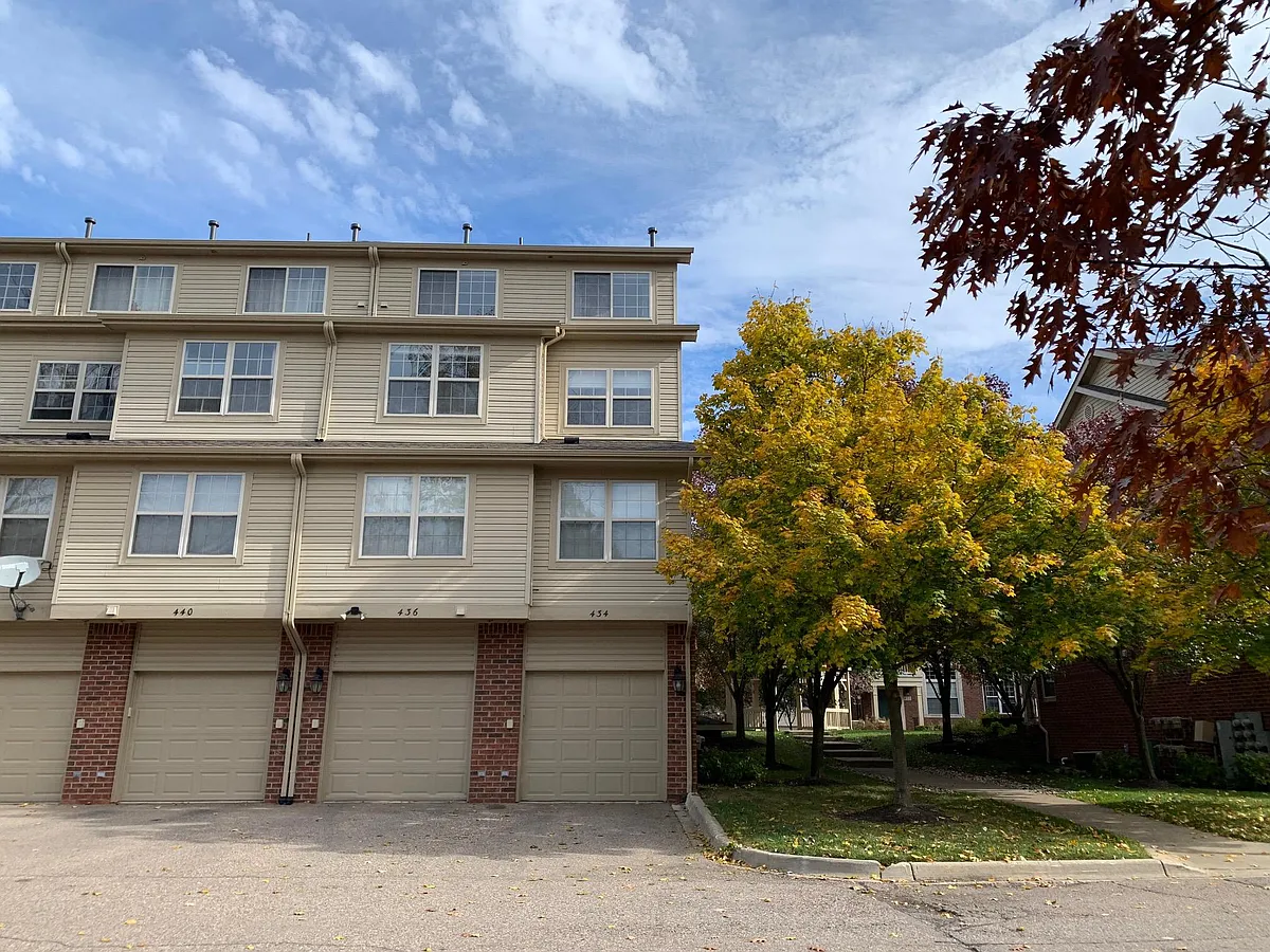 Building Photo - 436 Boardwalk Dr #436
