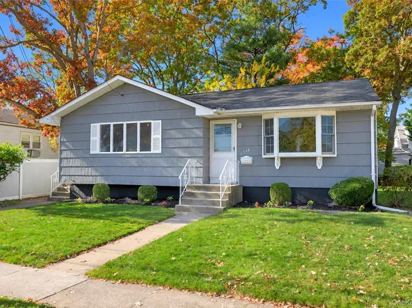 1712 Trinity Street, West Babylon, NY 11704