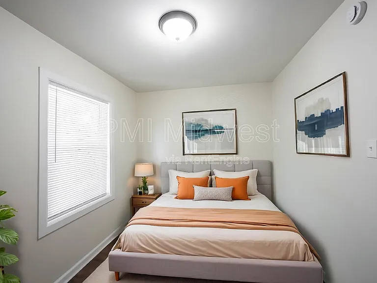 512 N Chester Ave — Photo 8