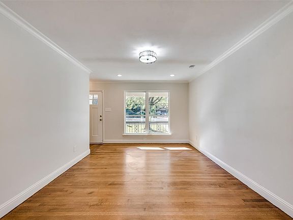 5th image of 1823 Oates Dr