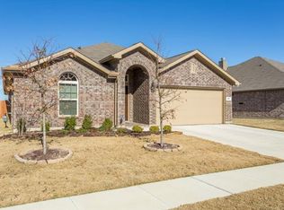 305 Pin Cushion Trl, Burleson, TX 76028