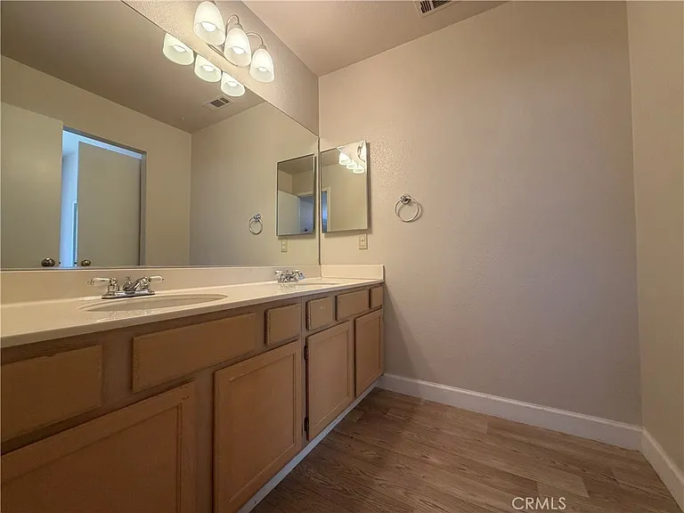 42920 Corte Salamanca — Photo 16
