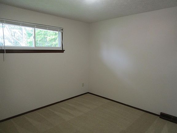 5th image of 7980 Rushwood Ln