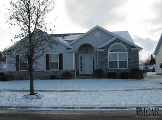 1981 Fountain Cir, Lambertville, MI 48144