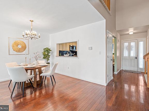5th image of 64 Coriander Dr