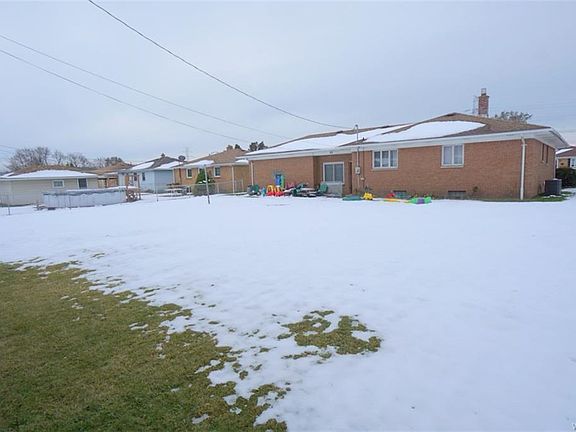 5th image of 41 Ceil Dr